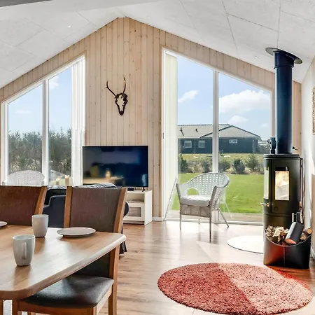 Aava - 600m To The Fjord By Interhome Feriehus